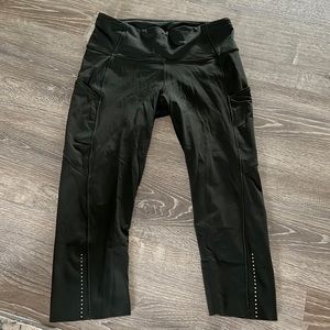 EUC Lululemon crops in size 8. Dark green color. Smoke free pet free home.